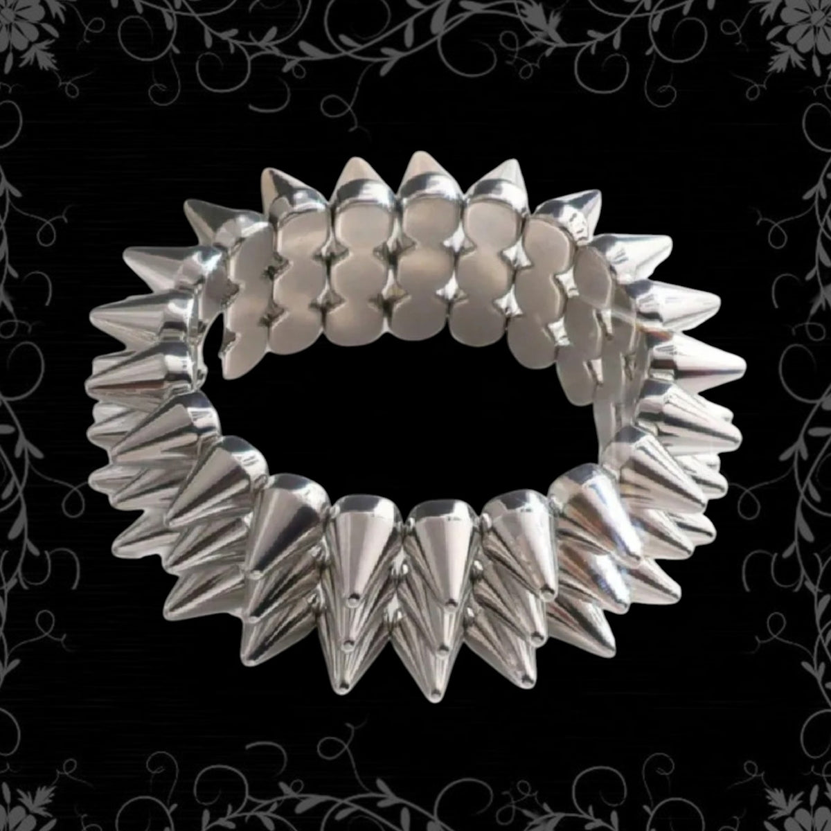 ཐི Triple Spike Bracelet ཋྀ