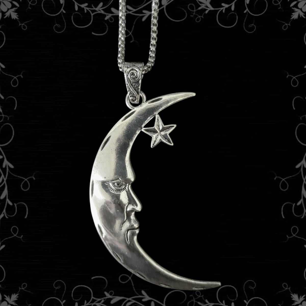 ཐི Moon Necklace ཋྀ
