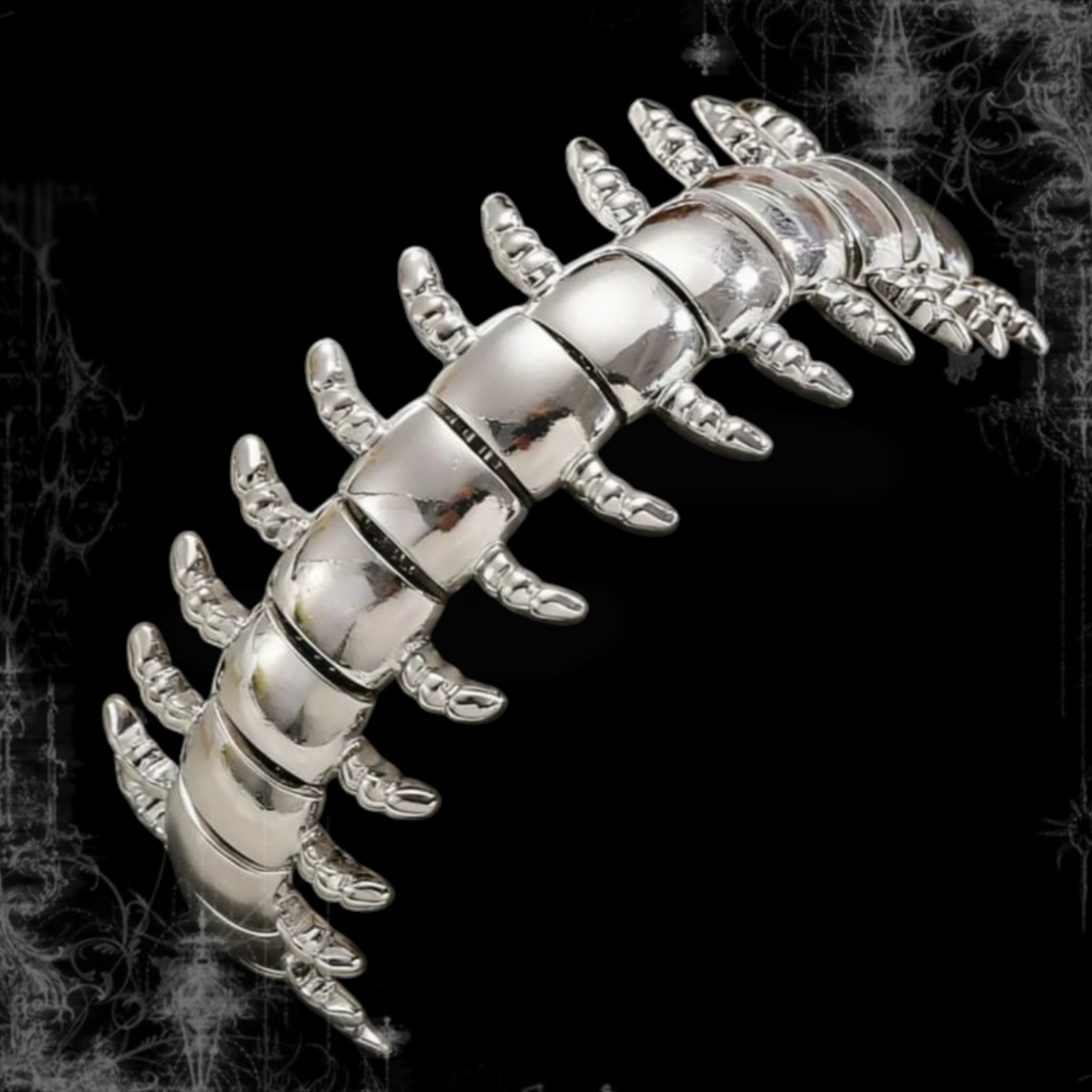 ཐི Crawler Bracelet ཋྀ