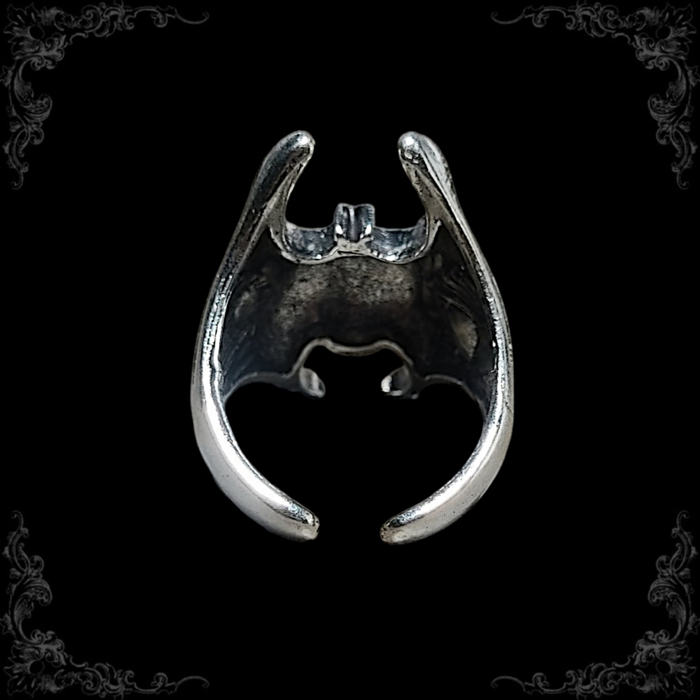 ཐི Bat Ring ཋྀ
