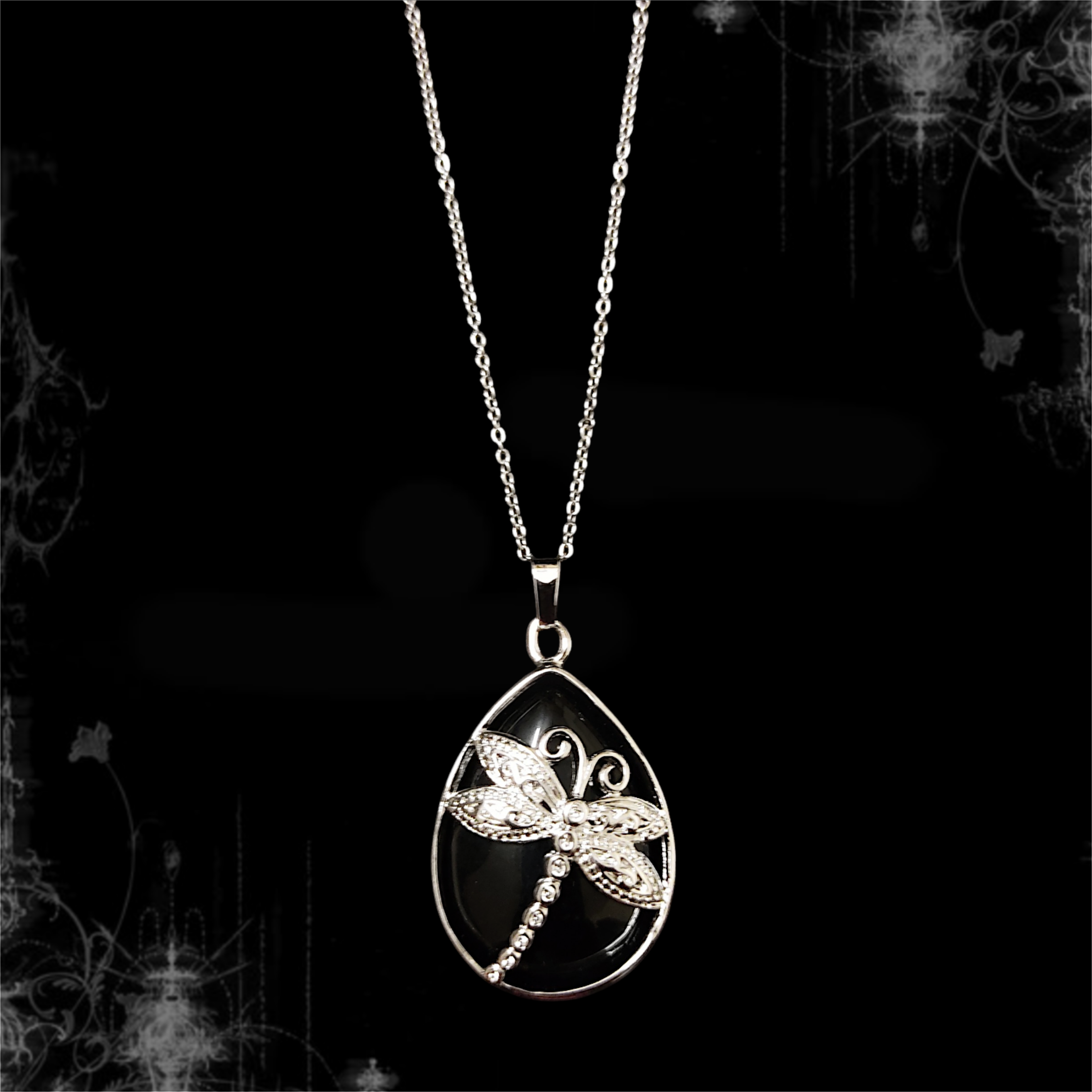 ཐི Onyx Dragonfly Necklace ཋྀ