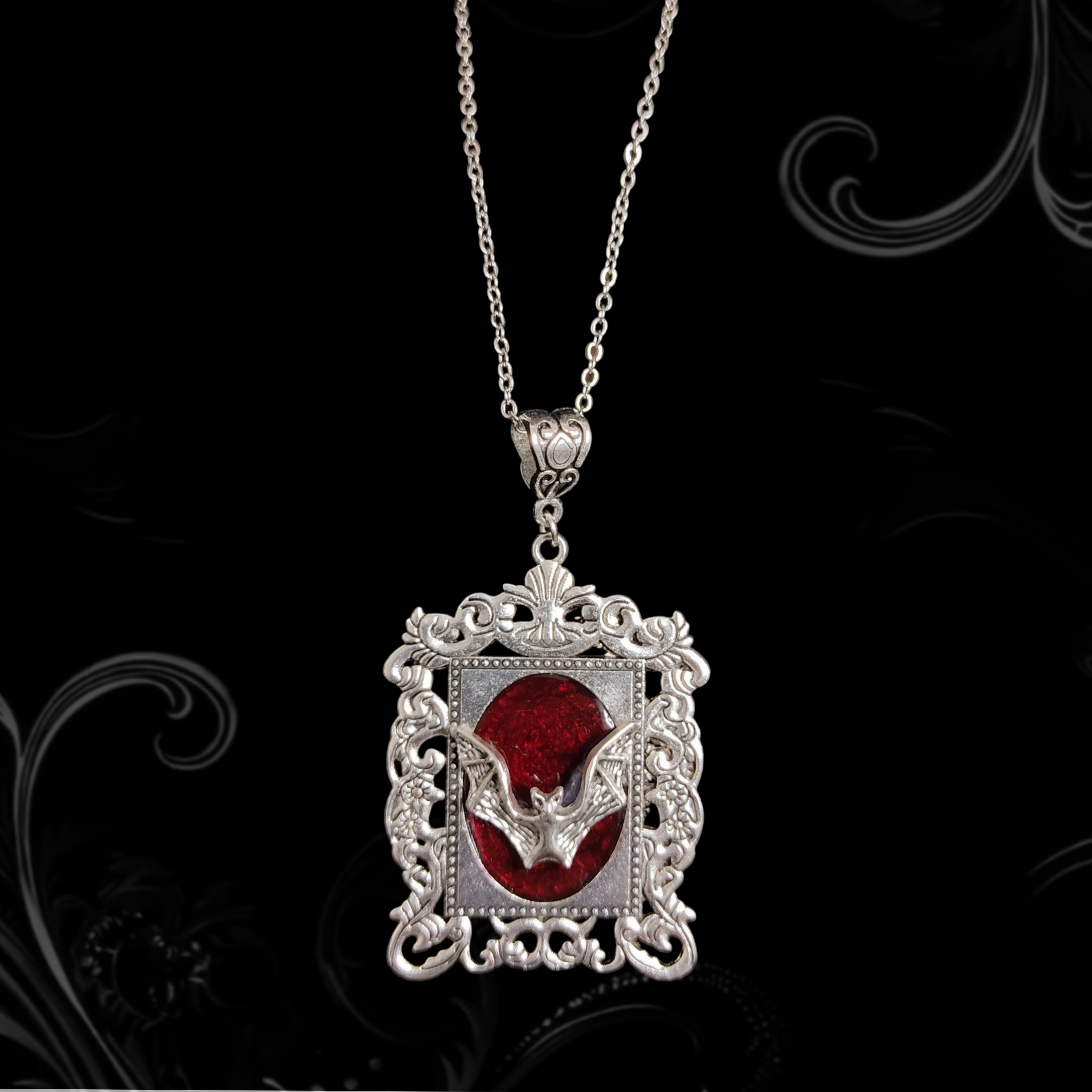 ཐི Vintage Bat Necklace  ཋྀ