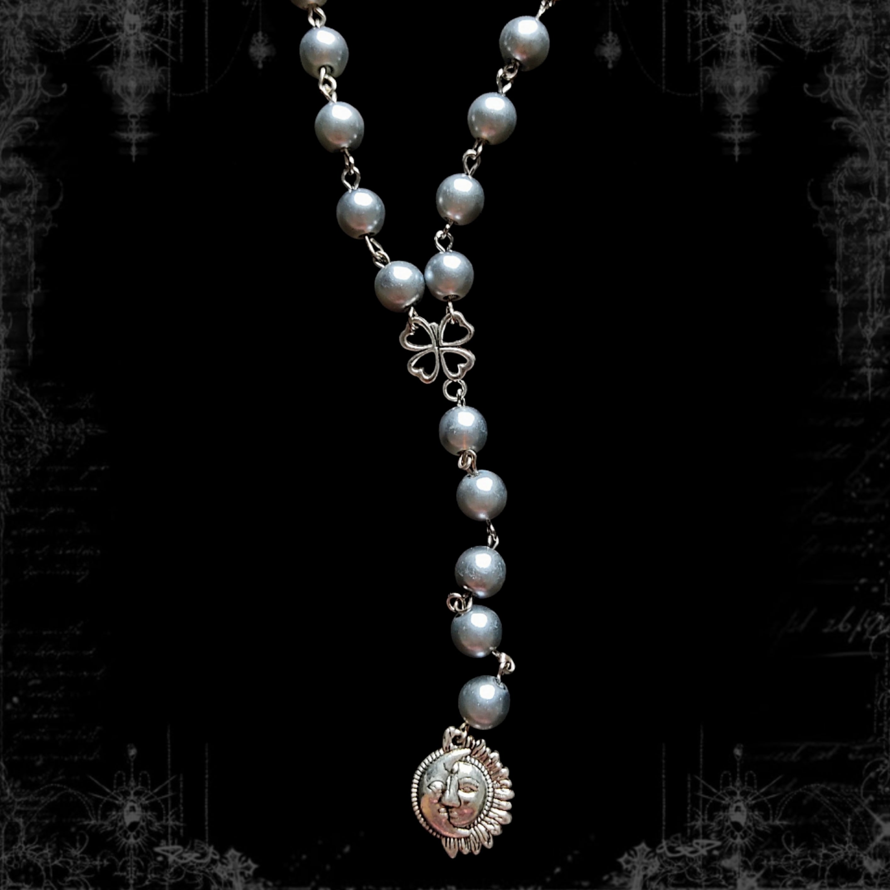 ཐི Moonface Y Necklace ཋྀ