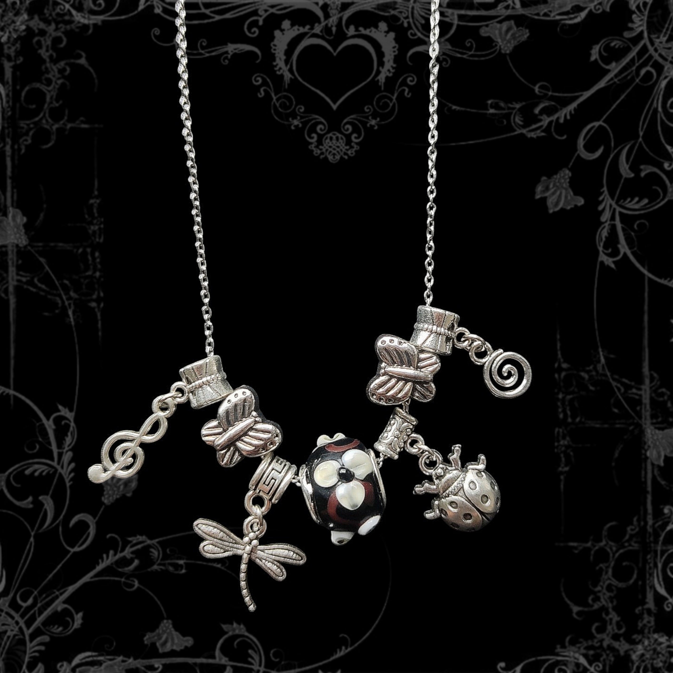 °⋆.ೃ Whimsy Bug Necklace ࿔*:･
