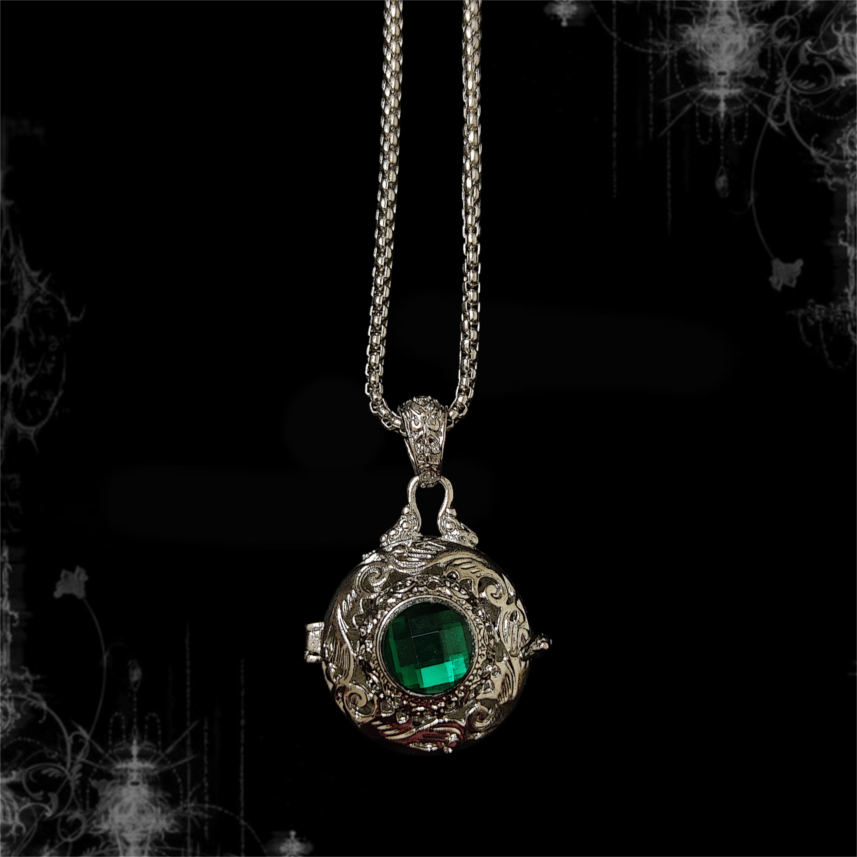 ཐི Vintage Locket Necklace ཋྀ