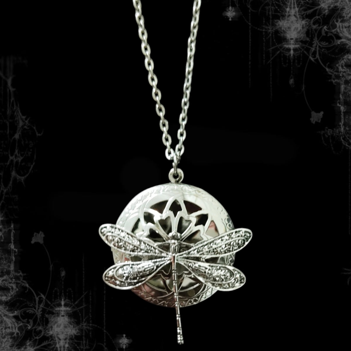 ཐི Dragonfly Necklace (Openable) ཋྀ