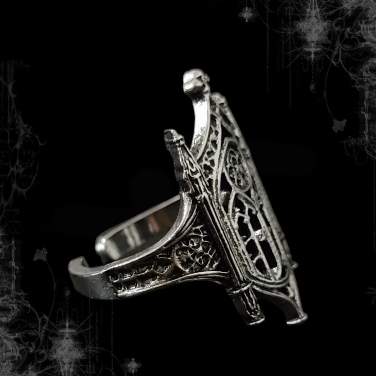 ཐི Graveyard Ring ཋྀ