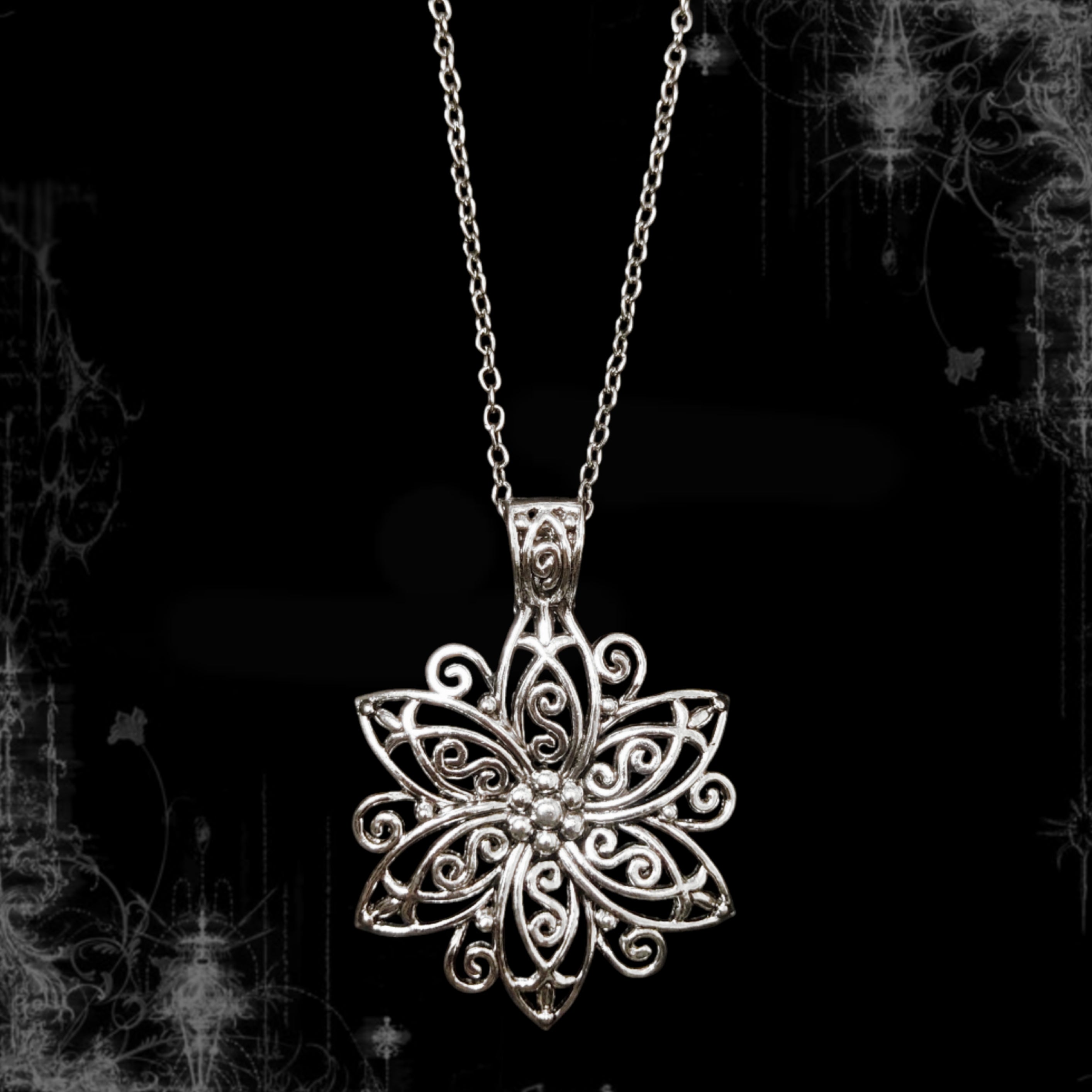 ཐི Ethereal Bloom Necklace ཋྀ