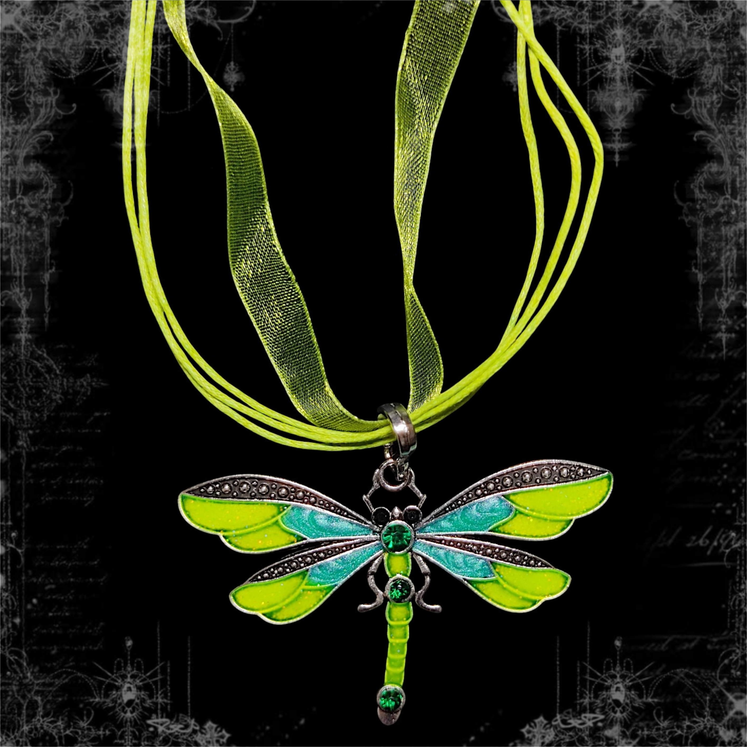 ཐི Dragonfly Necklace (green) ཋྀ