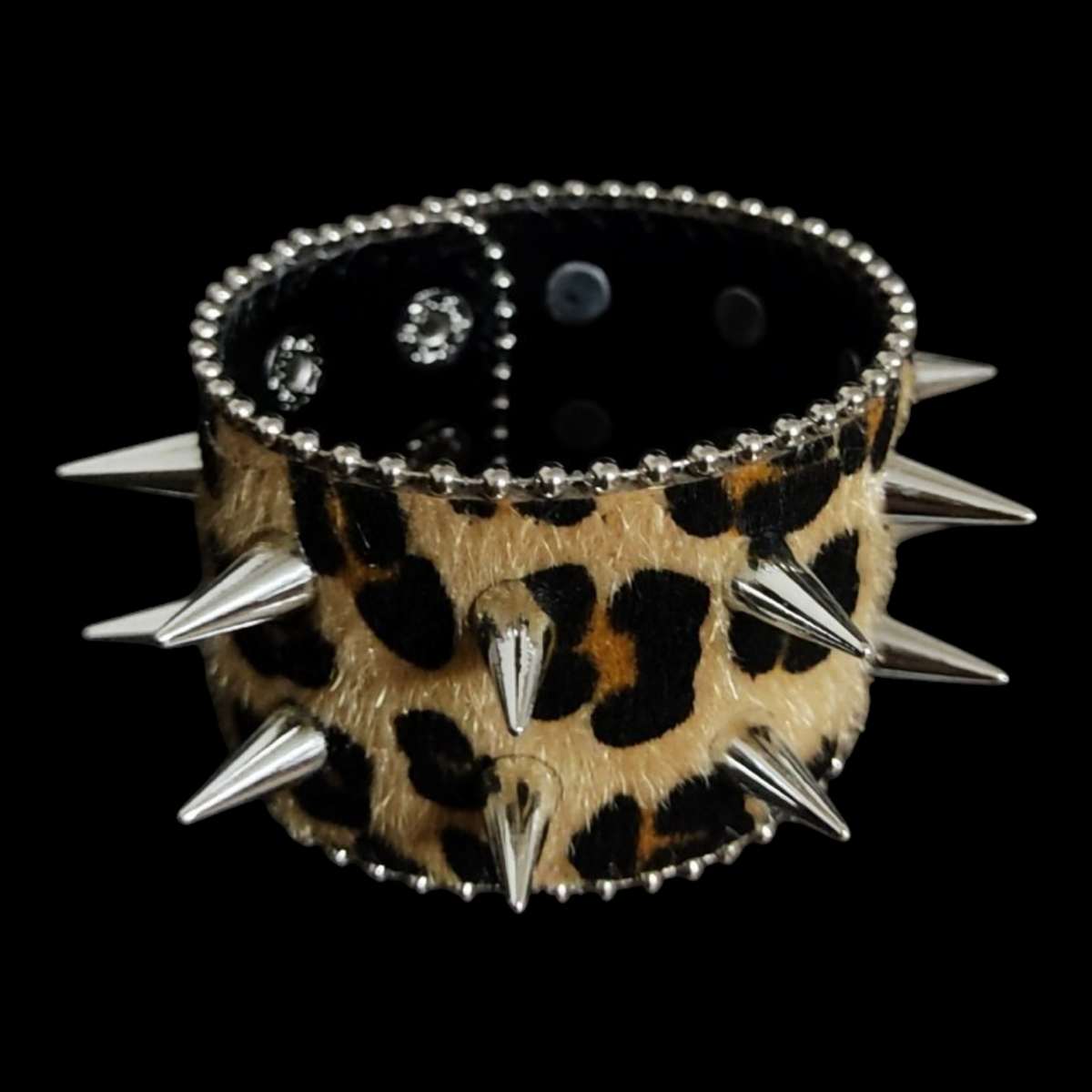 ཐི Spiked Leopard Cuff ཋྀ