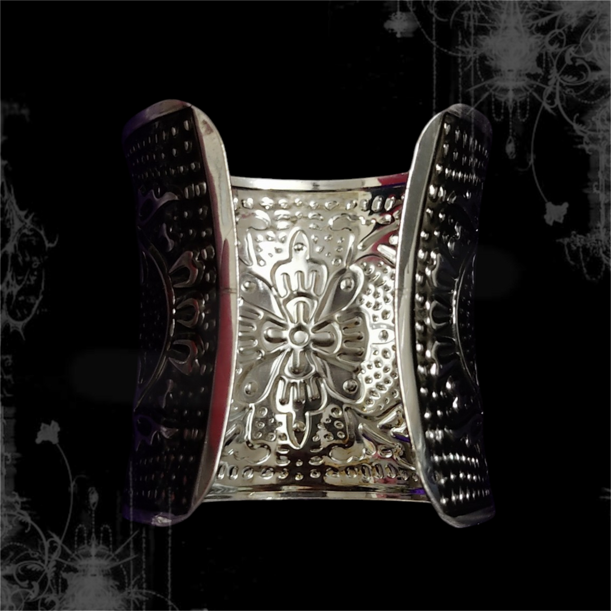 ཐི Floral Cuff ཋྀ