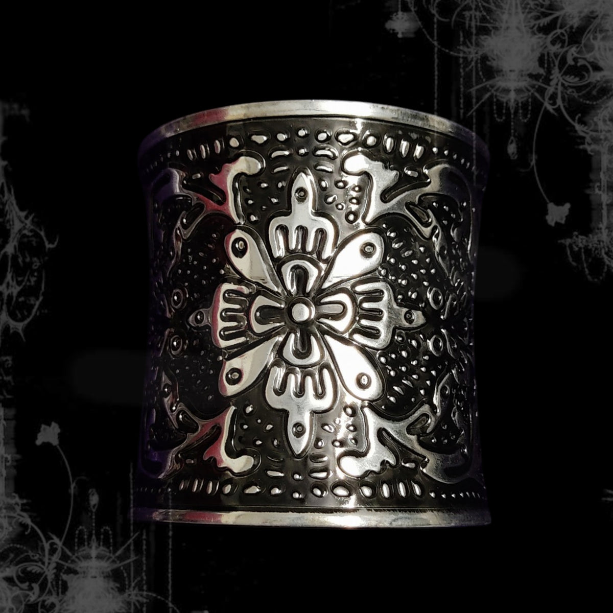 ཐི Floral Cuff ཋྀ