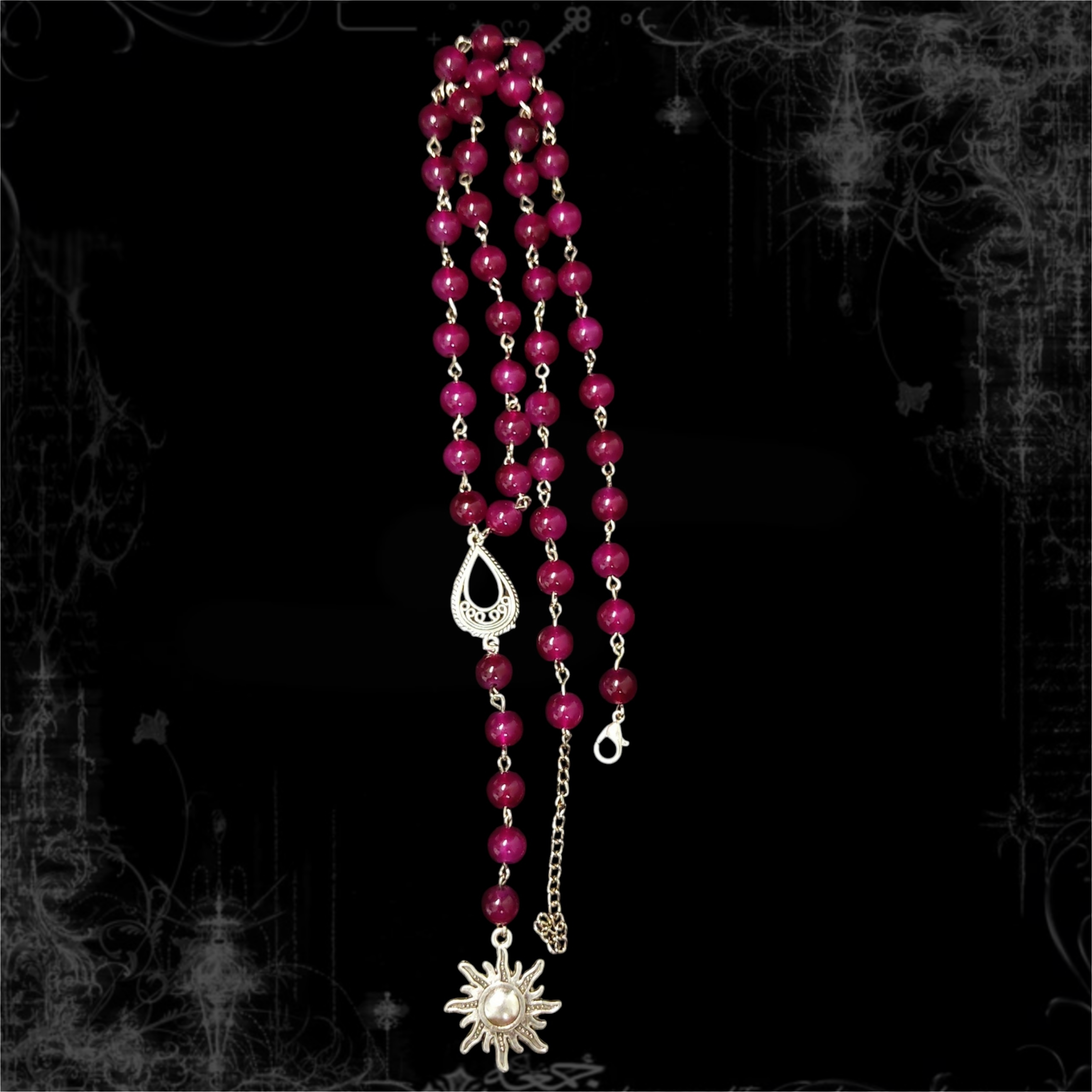 ཐི Fuchsia Necklace ཋྀ