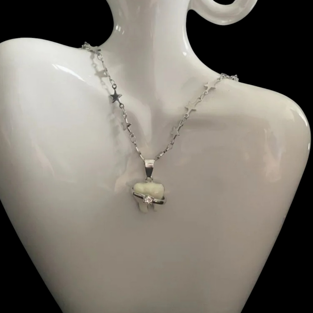 ཐི Tooth Necklace ཋྀ
