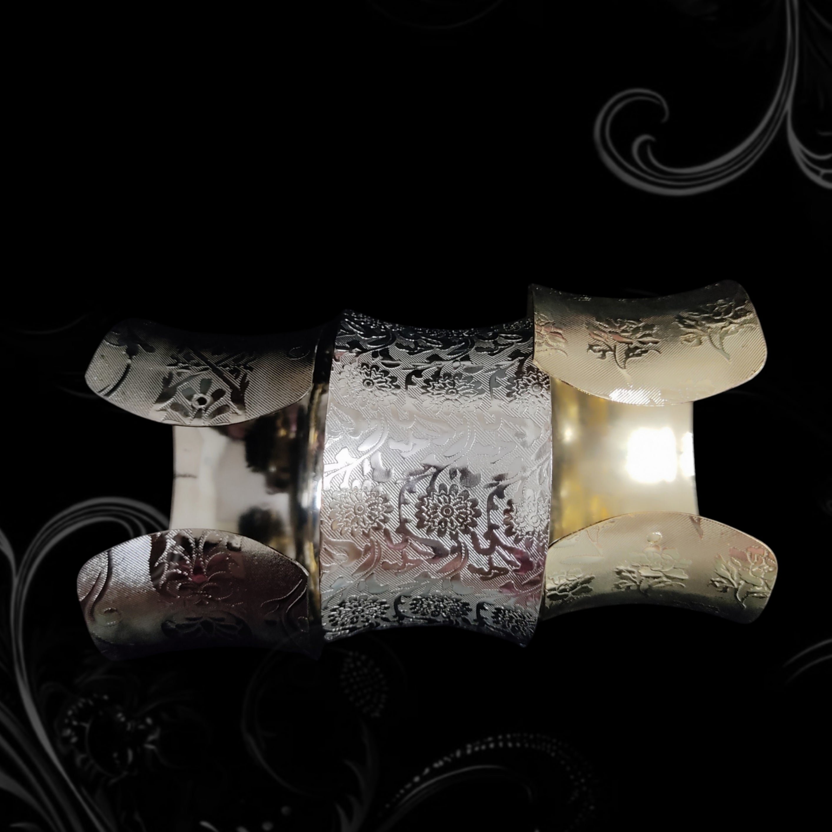 ཐི Cuff (2) ཋྀ