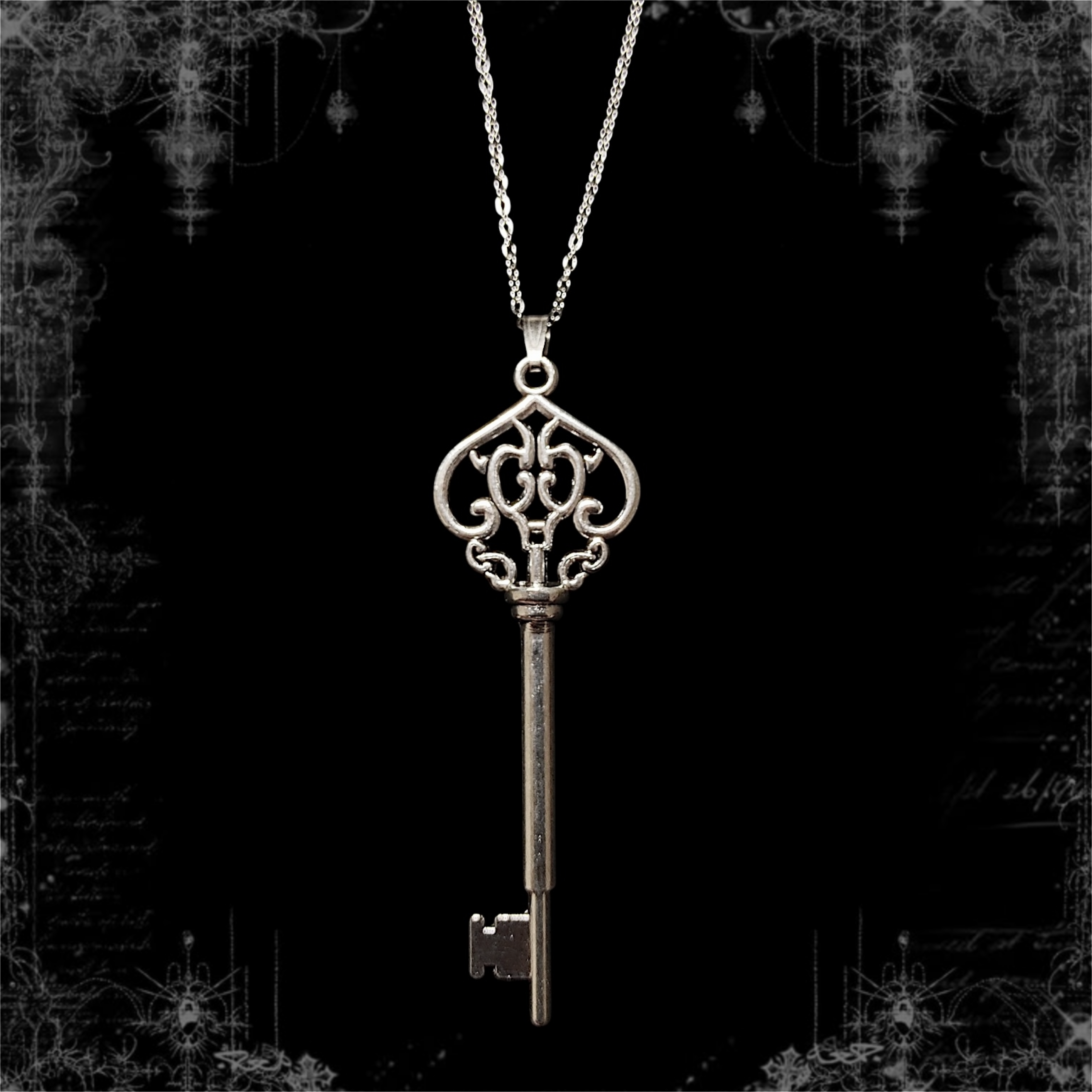 ཐི Midnight Key Necklace ཋྀ