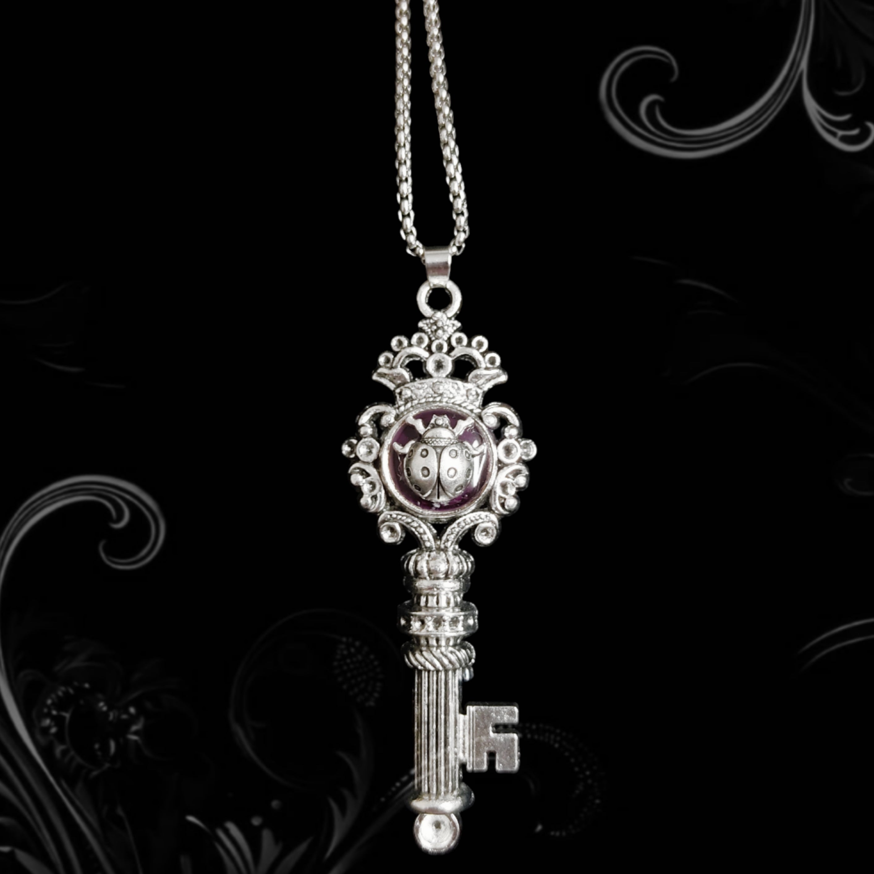 ཐི Ladybug Key Necklace ཋྀ