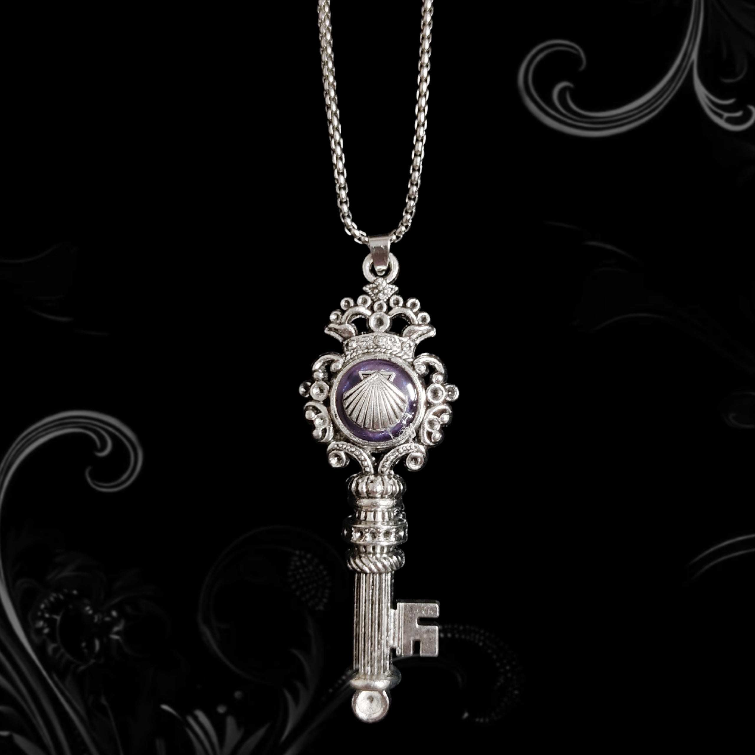 ཐི Shell Key Necklace ཋྀ