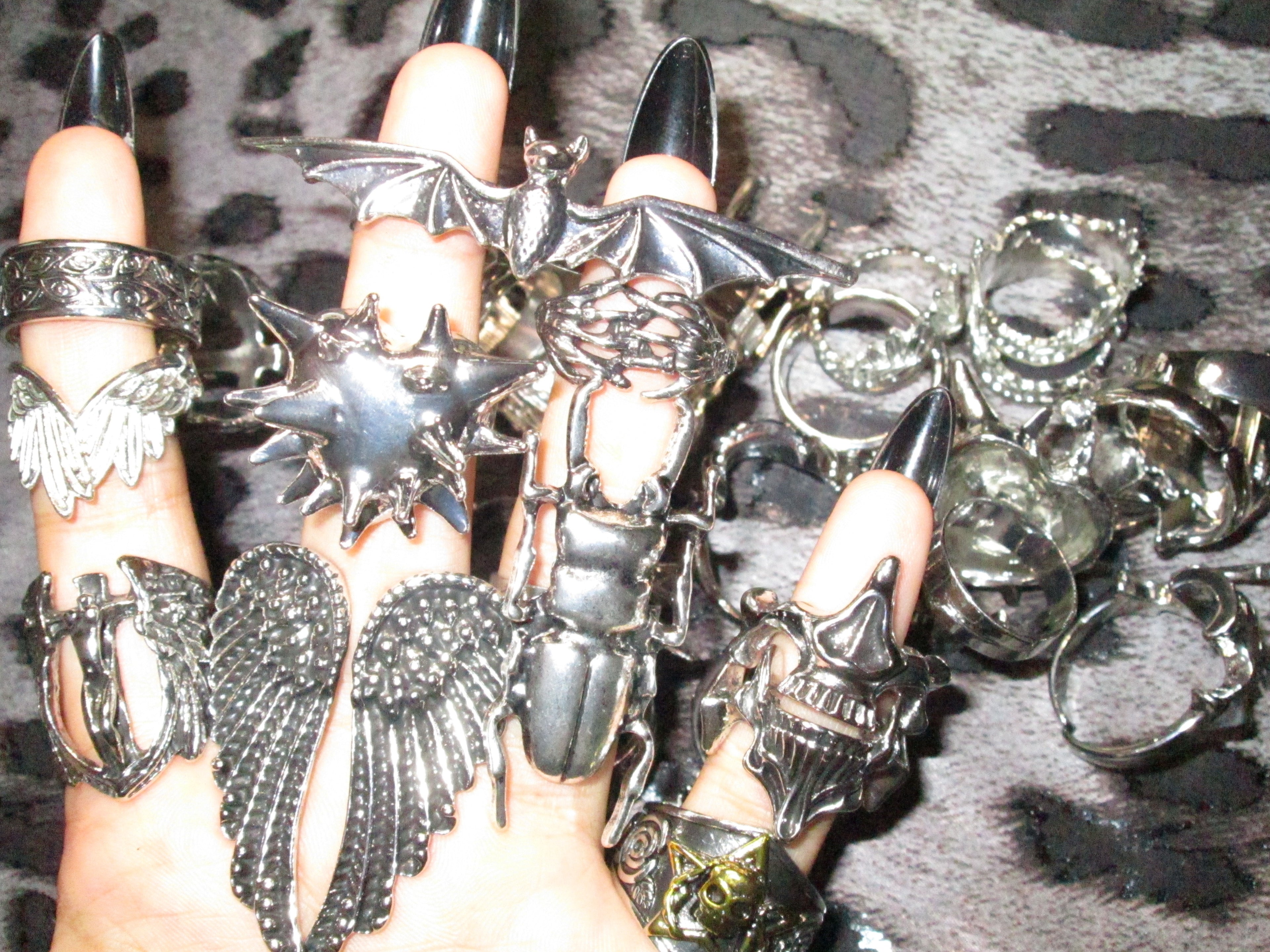 ཐི Outlaw Ring ཋྀ