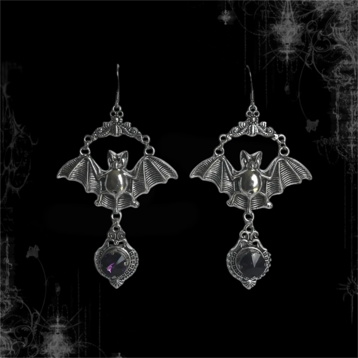 ཐི Bat Earrings ཋྀ
